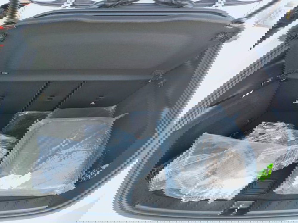 Mercedes-Benz EQA nuova a Teramo (5)