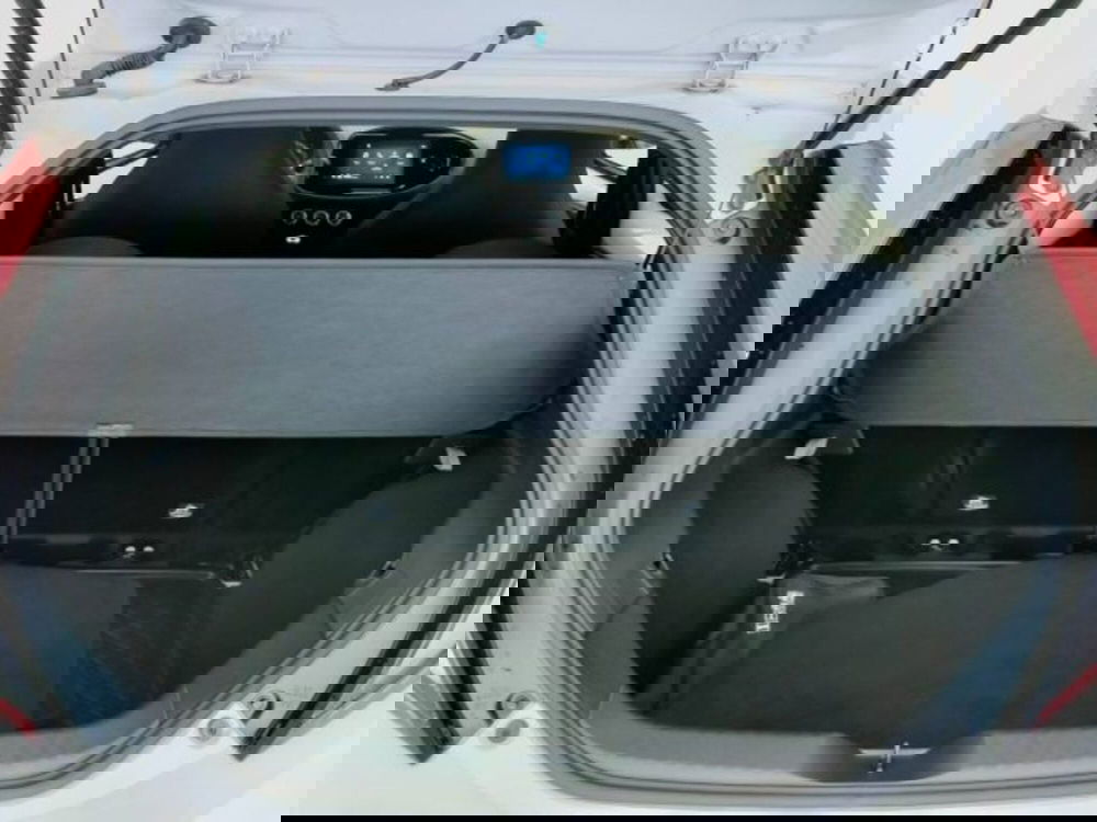 Toyota Aygo X usata a Teramo (9)