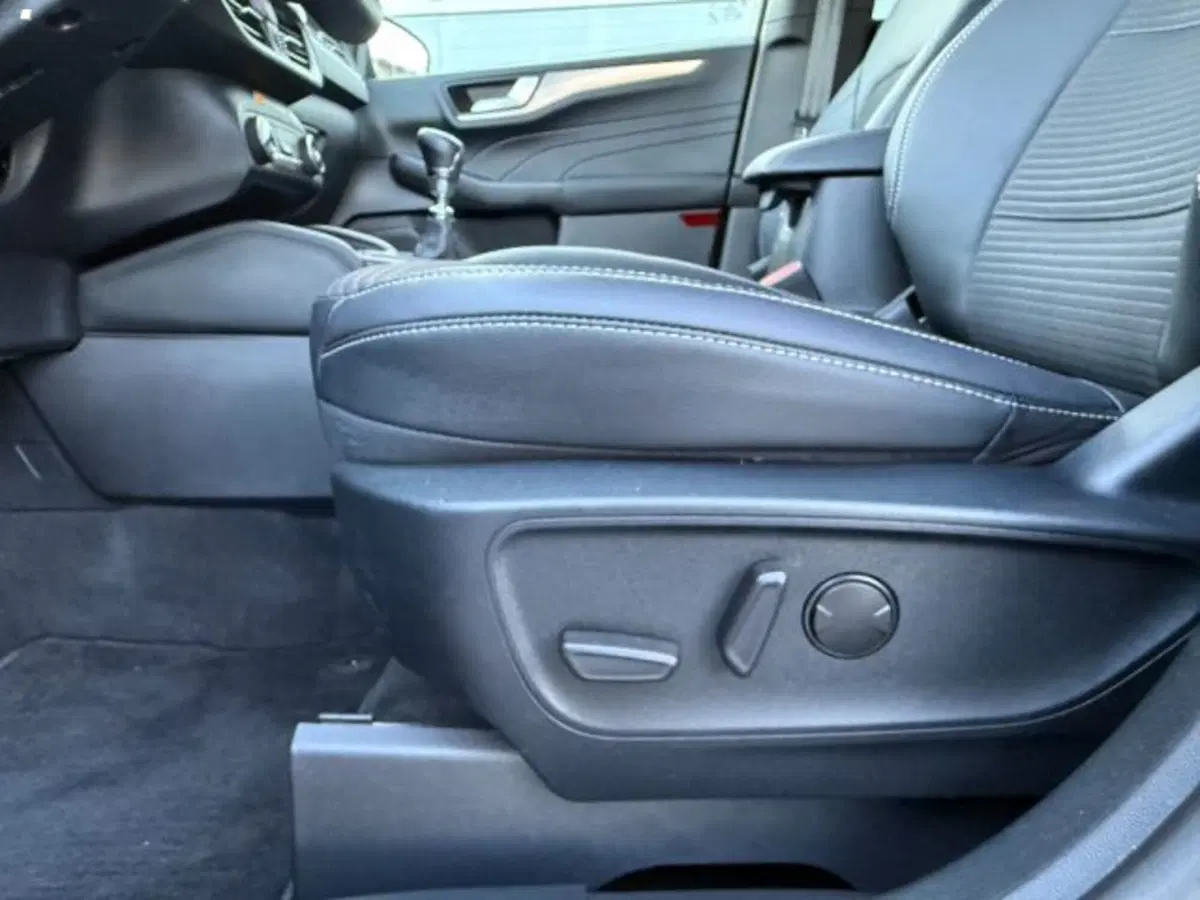 Ford Kuga usata a Lucca (12)