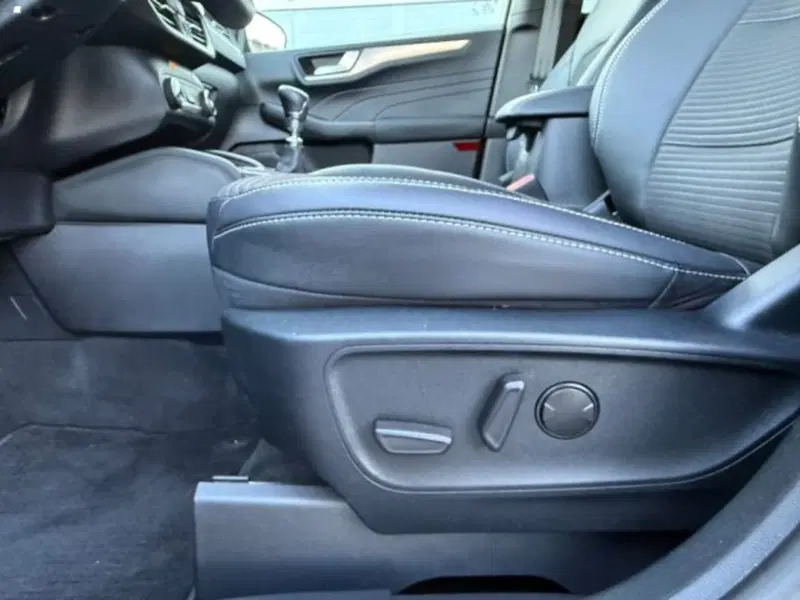 Ford Kuga usata a Lucca (12)