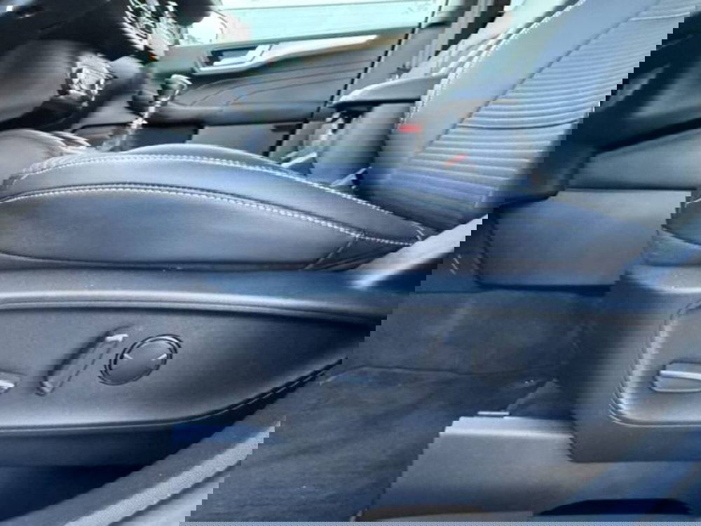 Ford Kuga usata a Lucca (12)