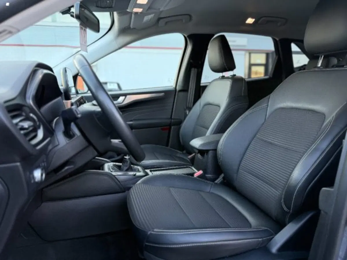Ford Kuga usata a Lucca (8)