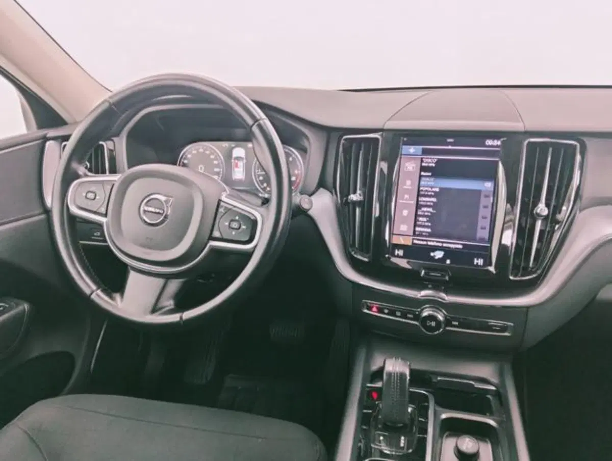 Volvo XC60 usata a Como (10)