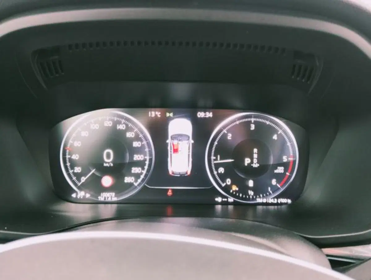 Volvo XC60 usata a Como (12)