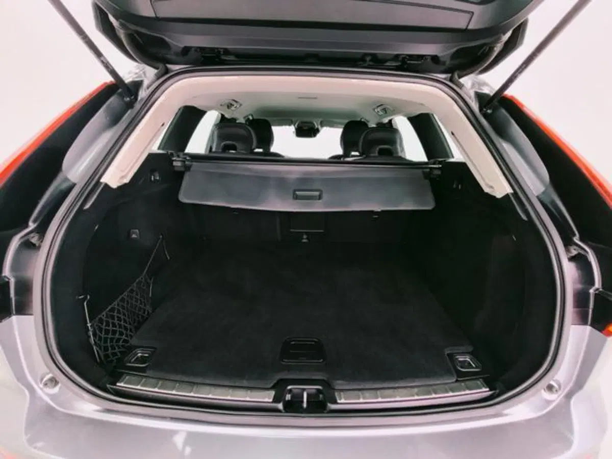 Volvo XC60 usata a Como (18)