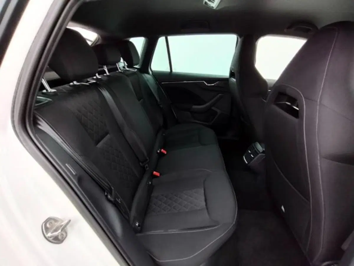 Skoda Kamiq usata a Como (5)