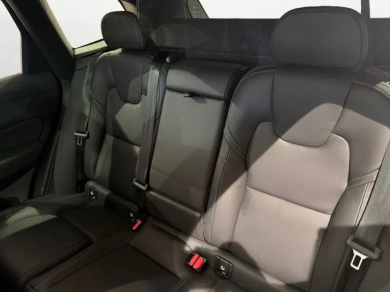 Volvo XC60 nuova a Udine (10)