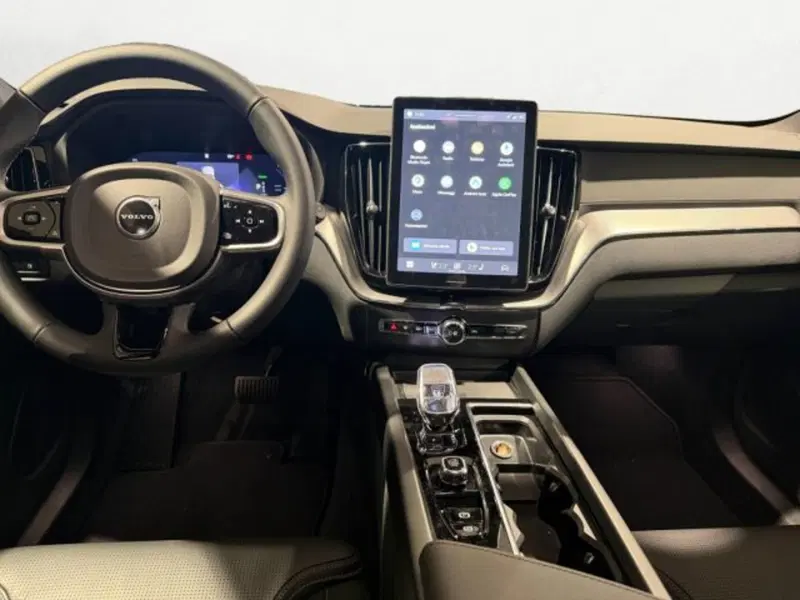 Volvo XC60 nuova a Udine (11)