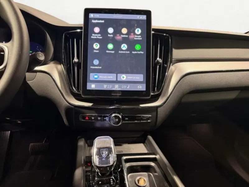 Volvo XC60 nuova a Udine (13)
