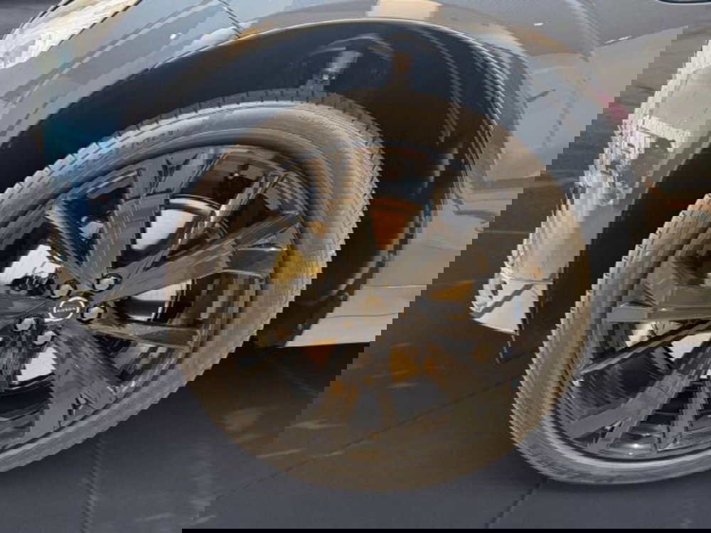 Volvo XC60 nuova a Udine (14)