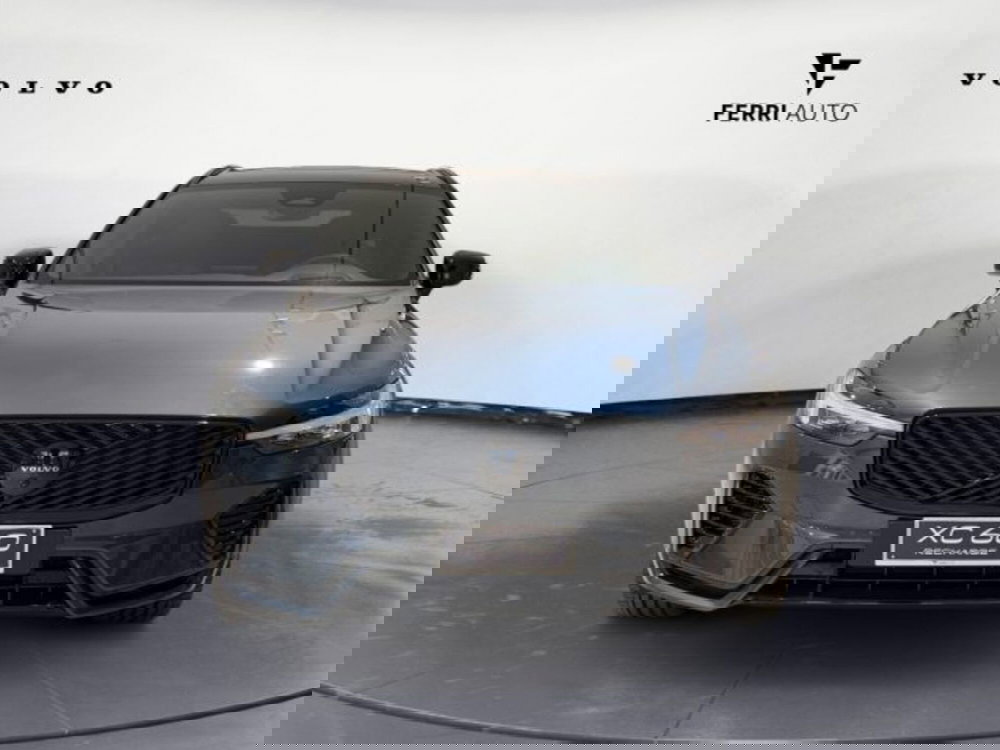 Volvo XC60 nuova a Udine (2)