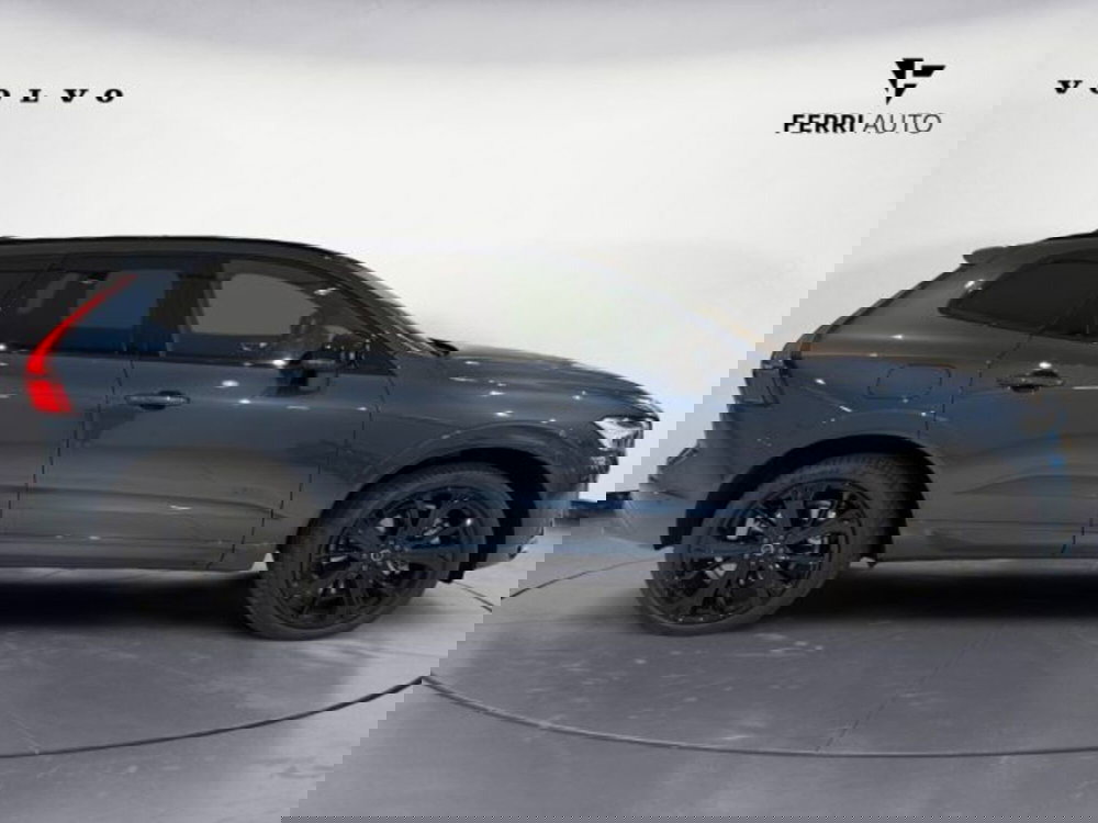 Volvo XC60 nuova a Udine (4)