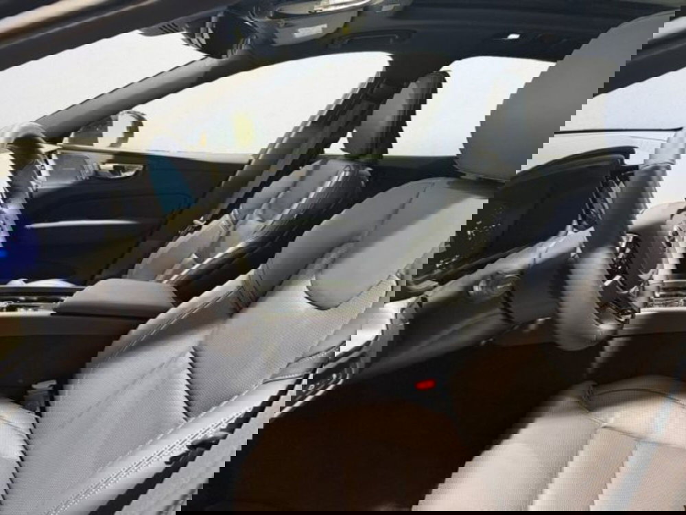 Volvo XC60 nuova a Udine (9)