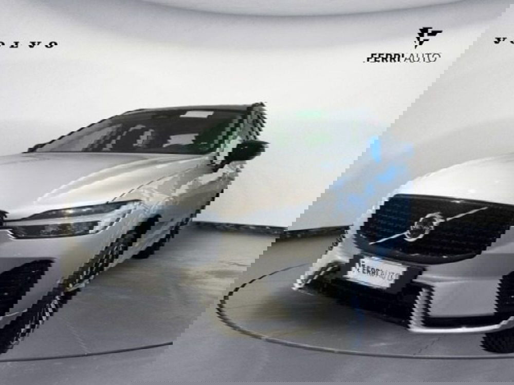 Volvo XC60 nuova a Udine