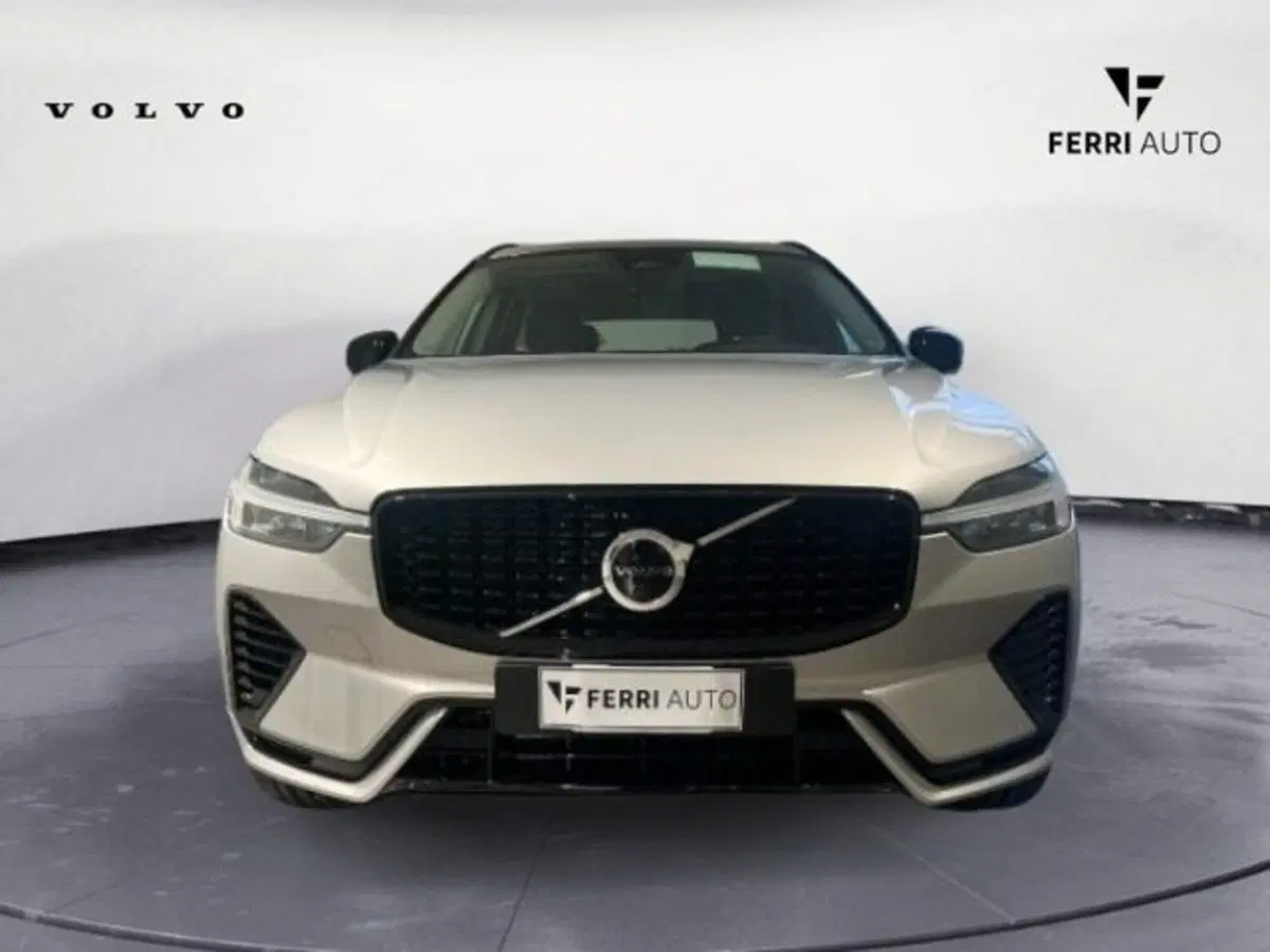 Volvo XC60 nuova a Udine (3)