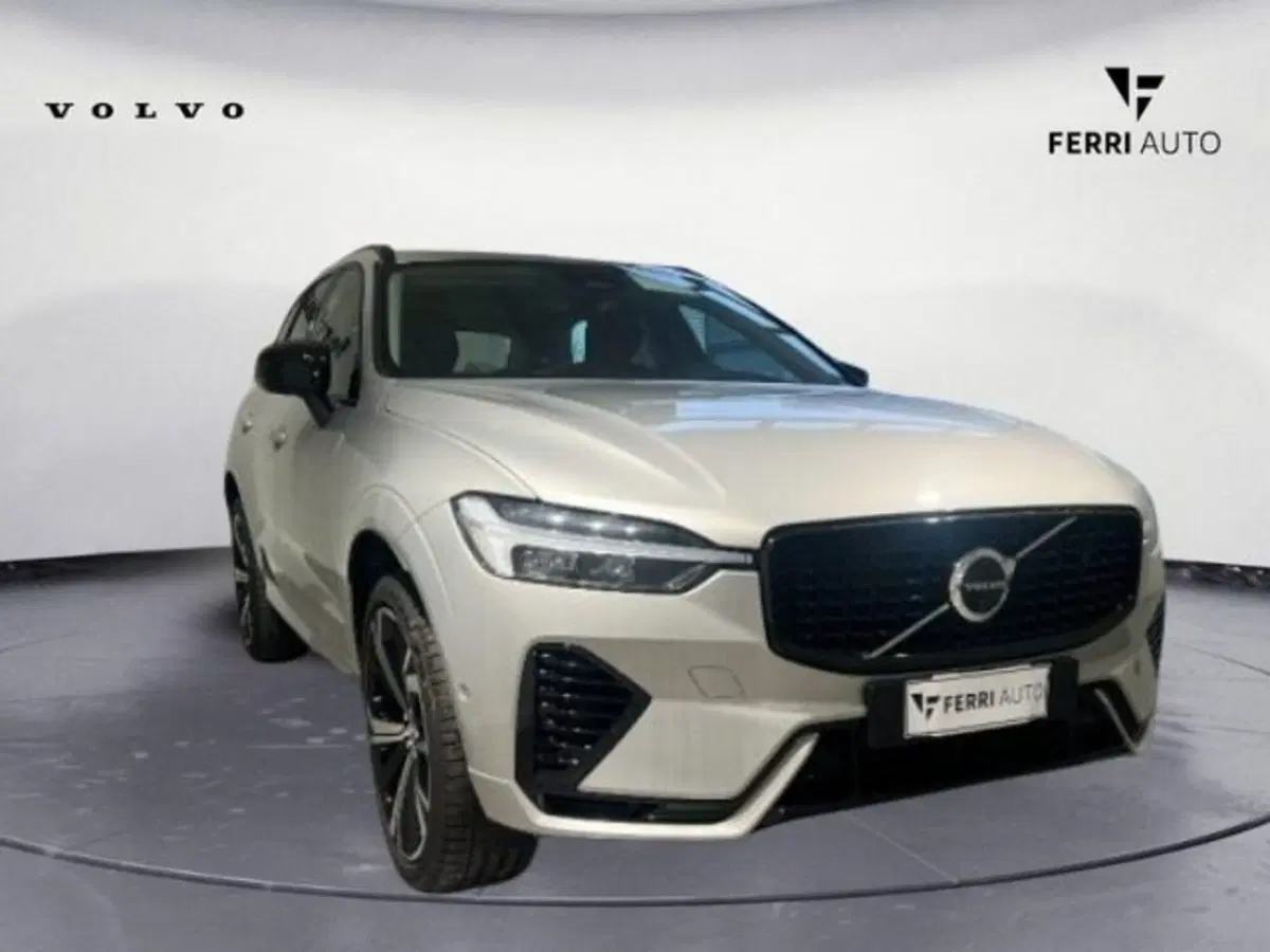 Volvo XC60 nuova a Udine (4)