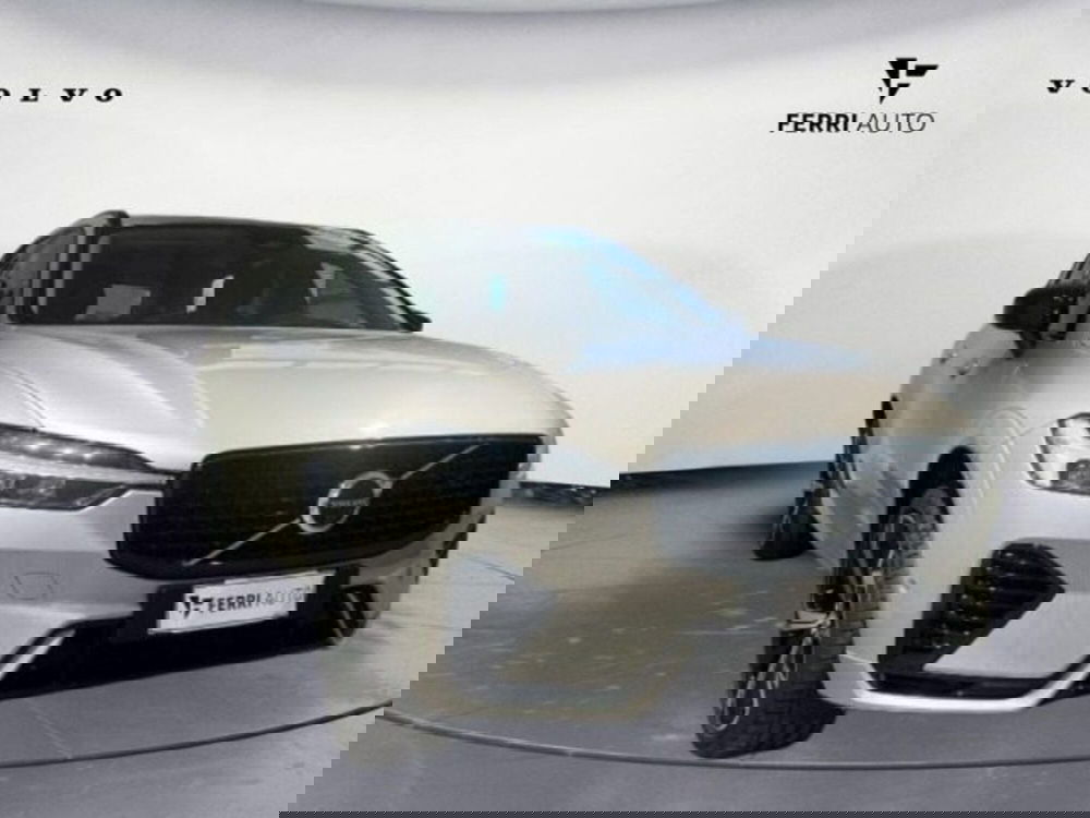 Volvo XC60 nuova a Udine (3)