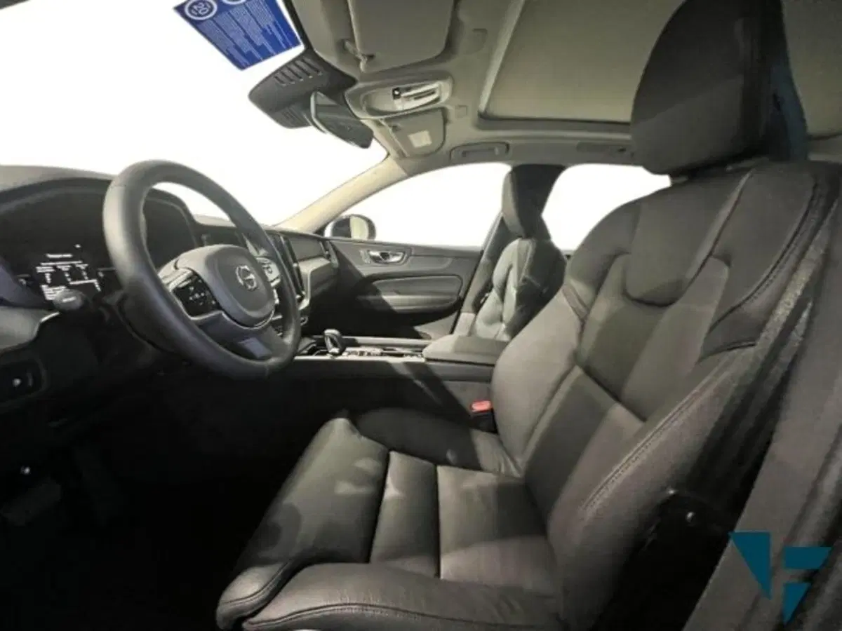 Volvo XC60 nuova a Udine (5)
