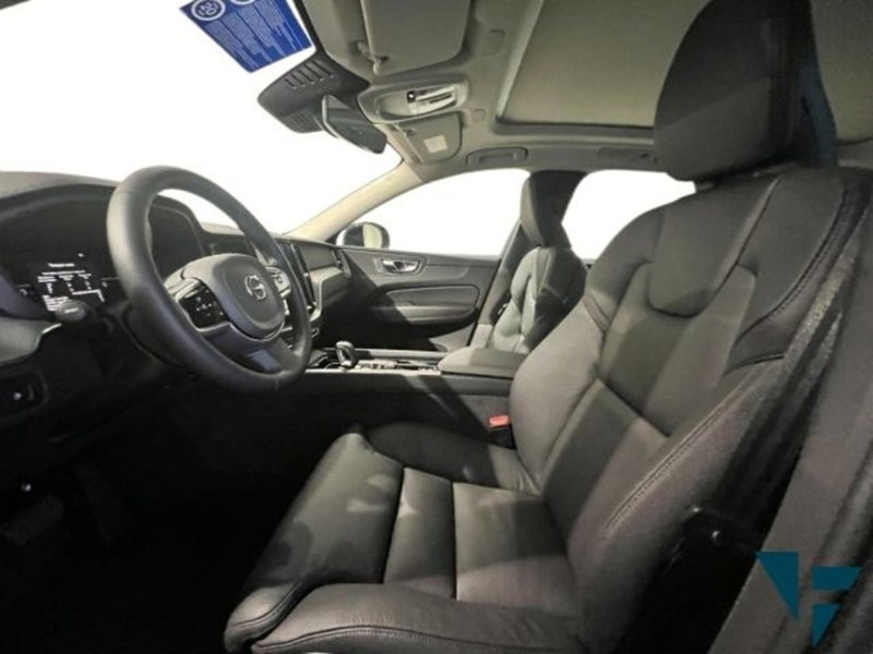 Volvo XC60 nuova a Udine (4)