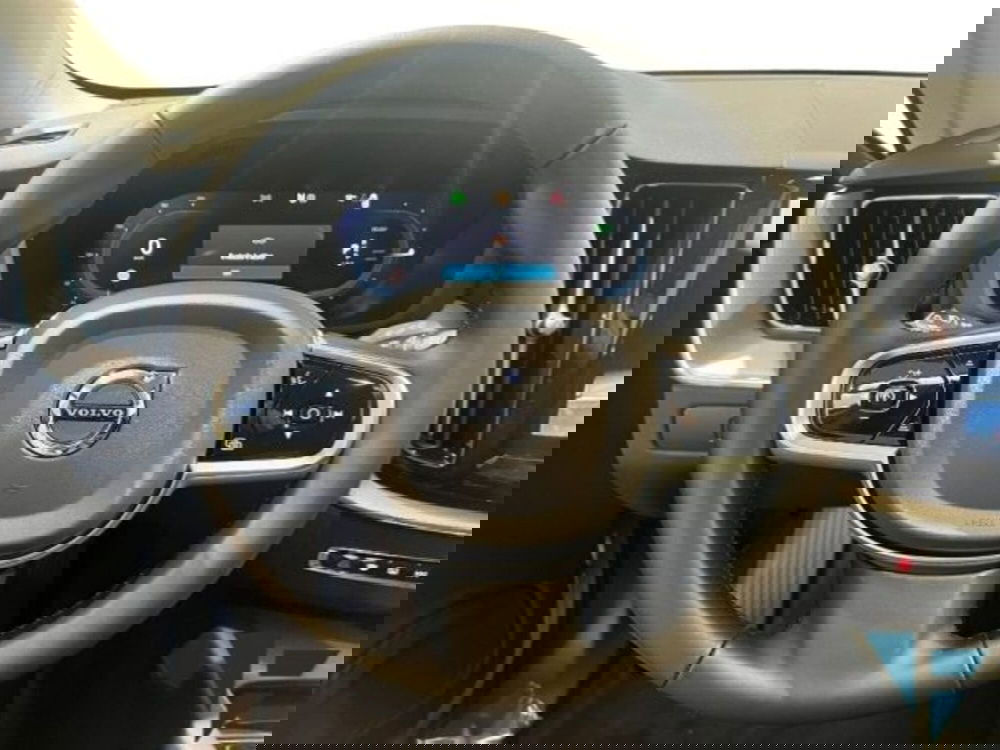 Volvo XC60 nuova a Udine (5)