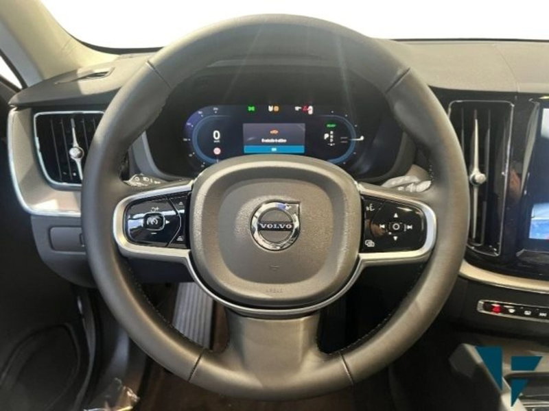 Volvo XC60 nuova a Udine (5)