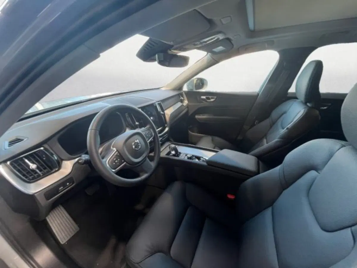 Volvo XC60 nuova a Udine (10)