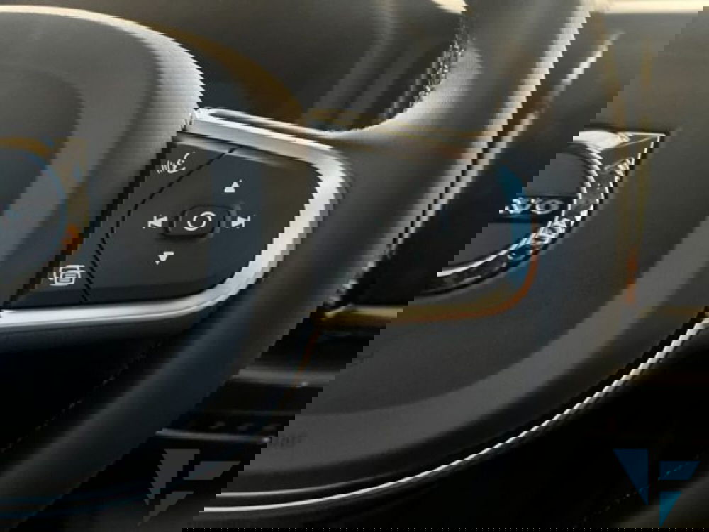 Volvo XC60 nuova a Udine (10)