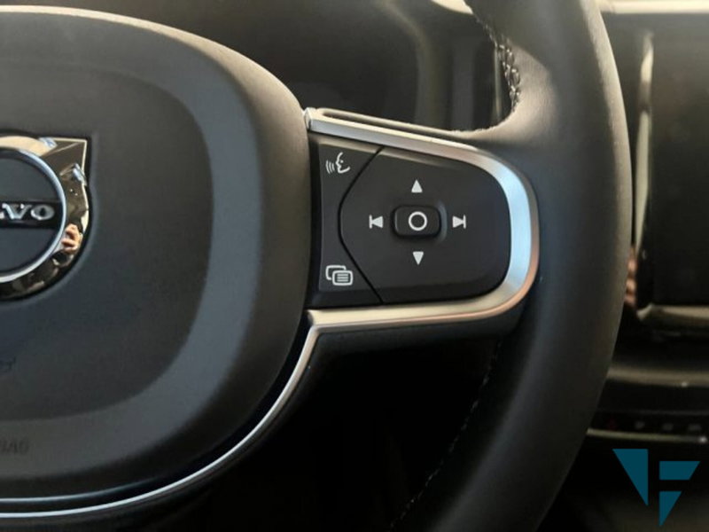 Volvo XC60 nuova a Udine (10)