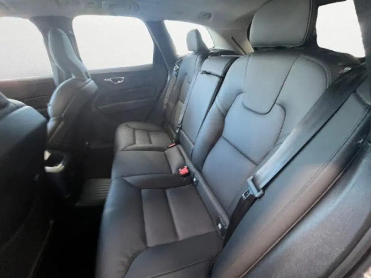 Volvo XC60 nuova a Udine (11)