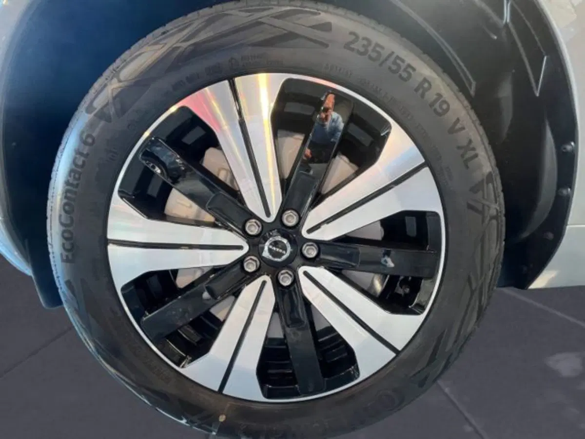 Volvo XC60 nuova a Udine (16)