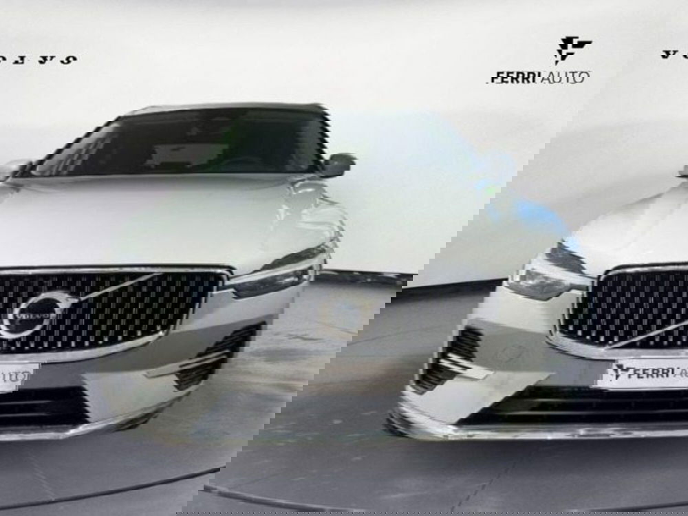 Volvo XC60 nuova a Udine (2)