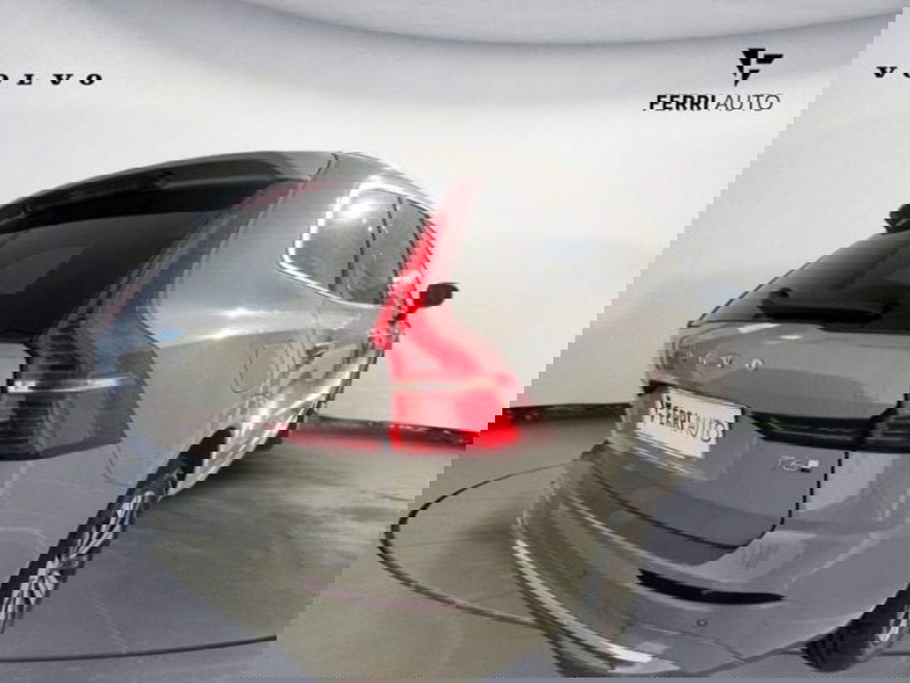 Volvo XC60 nuova a Udine (4)