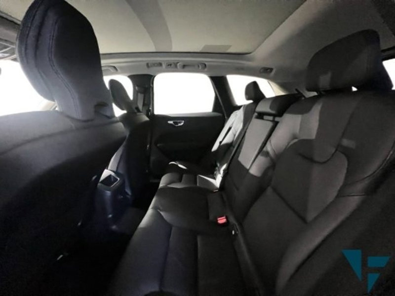 Volvo XC60 nuova a Udine (7)