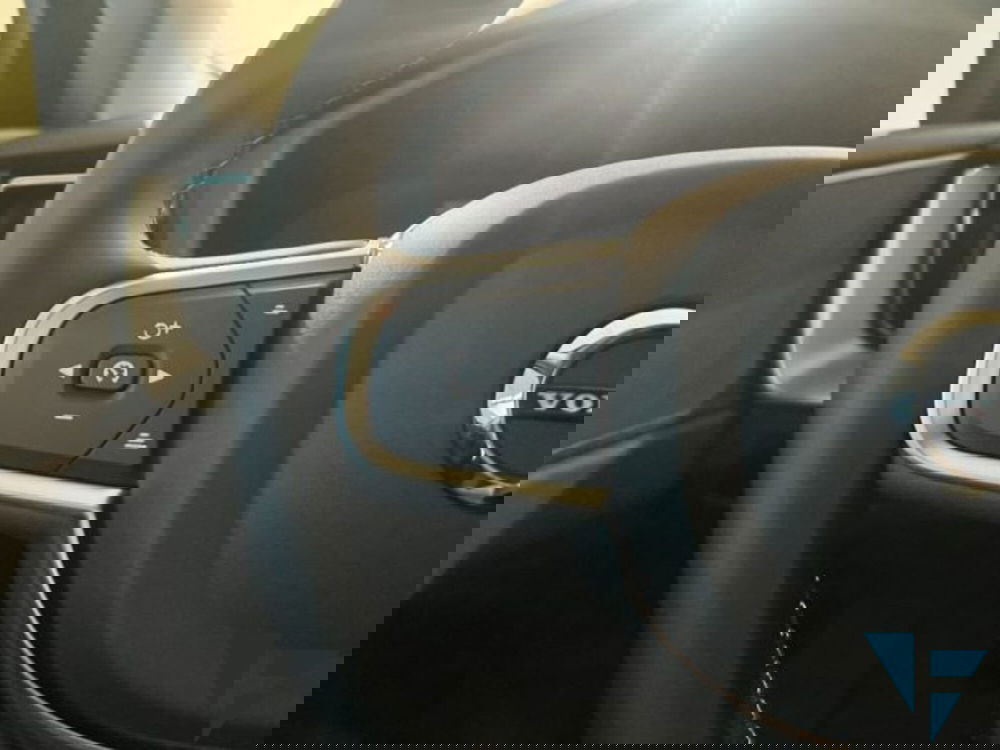 Volvo XC60 nuova a Udine (9)