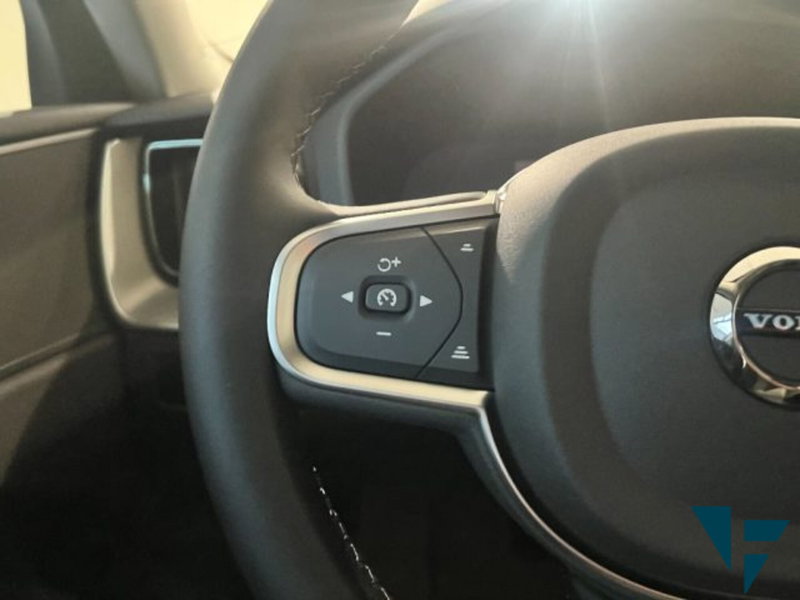 Volvo XC60 nuova a Udine (9)