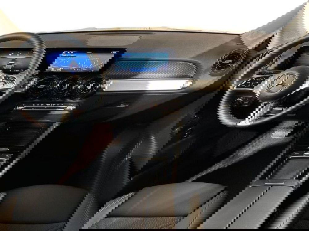 Mercedes-Benz GLB nuova a Bologna (13)