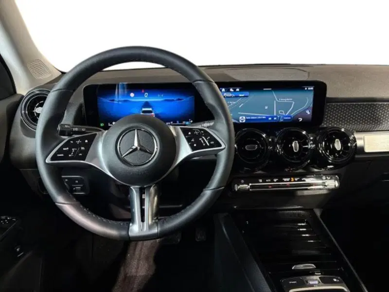 Mercedes-Benz GLB nuova a Bologna (14)
