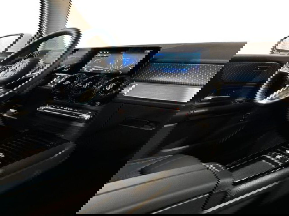 Mercedes-Benz GLB nuova a Bologna (15)