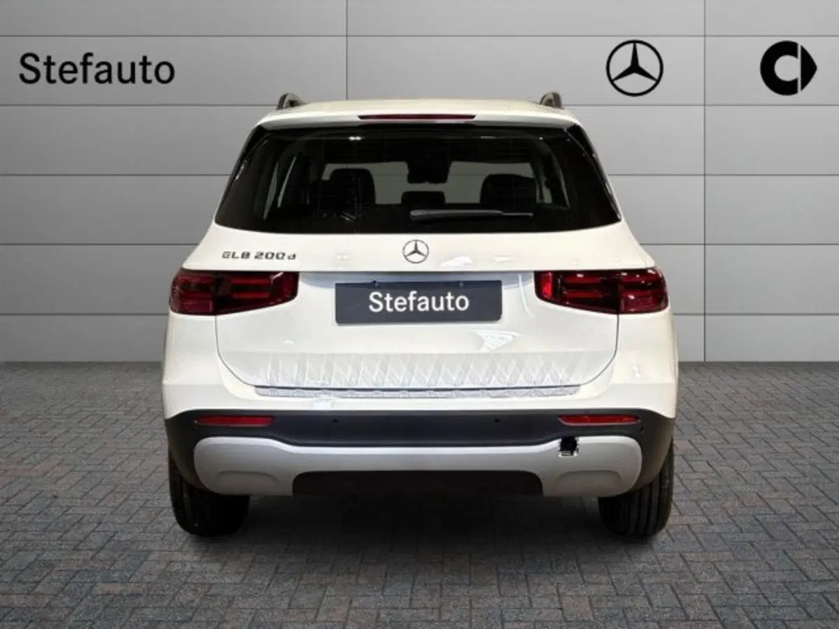 Mercedes-Benz GLB nuova a Bologna (6)