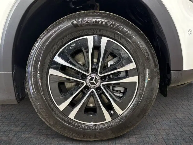 Mercedes-Benz GLB nuova a Bologna (8)