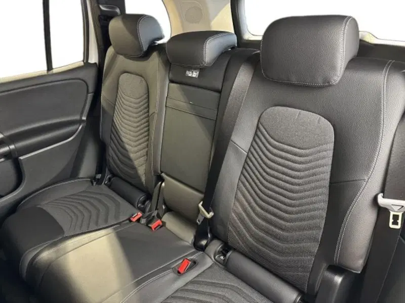 Mercedes-Benz GLB nuova a Bologna (9)
