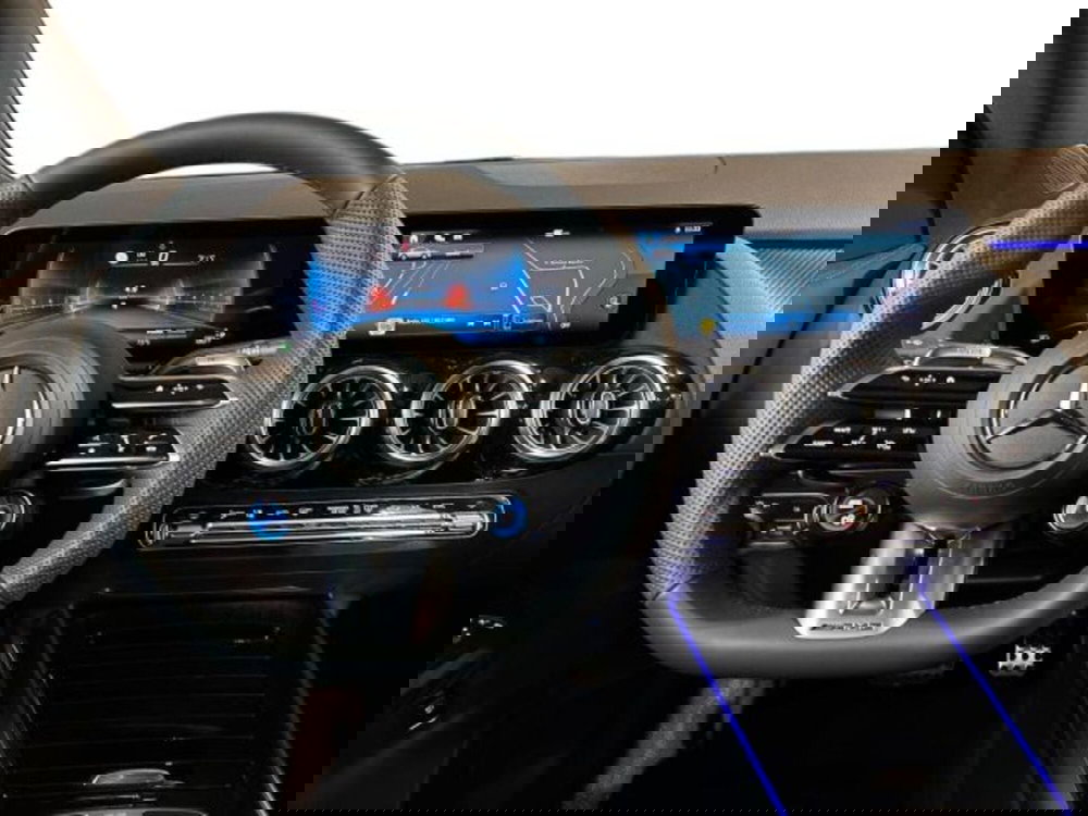 Mercedes-Benz GLA SUV nuova a Bologna (14)