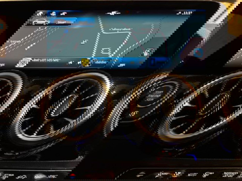 Mercedes-Benz GLA SUV nuova a Bologna (17)