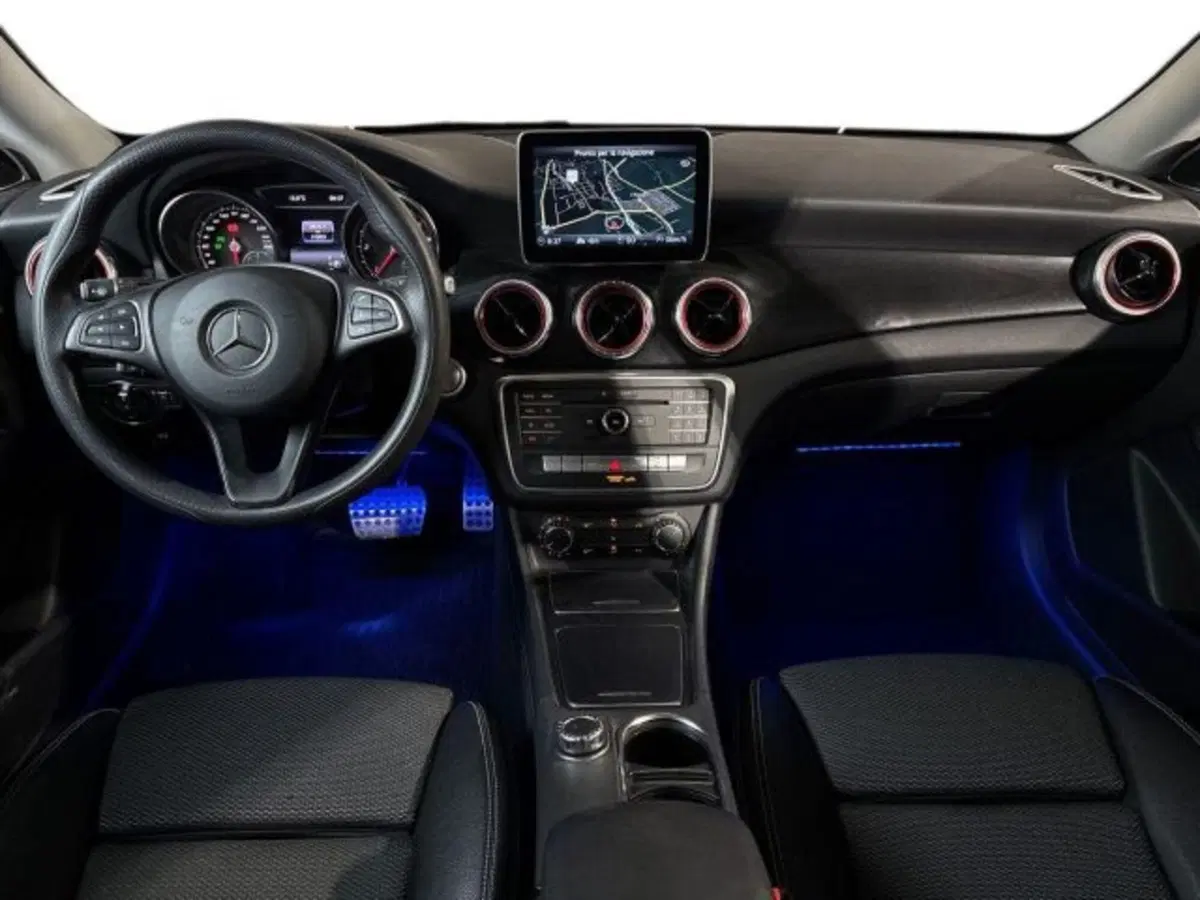 Mercedes-Benz CLA Shooting Brake usata a Bologna (9)