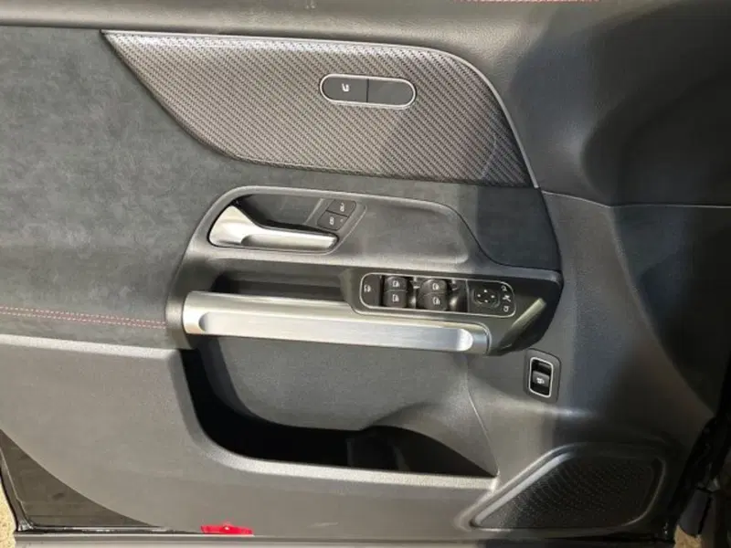 Mercedes-Benz GLB nuova a Bologna (10)