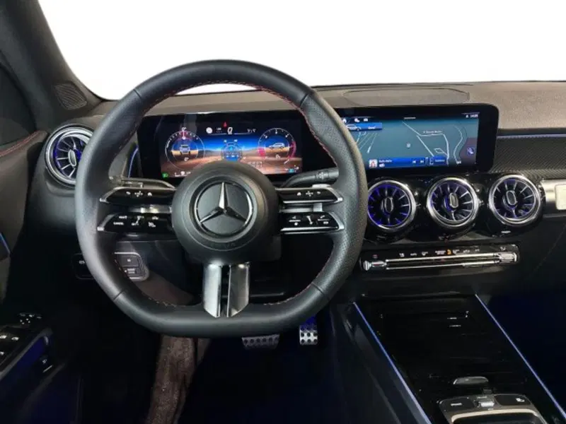 Mercedes-Benz GLB nuova a Bologna (14)