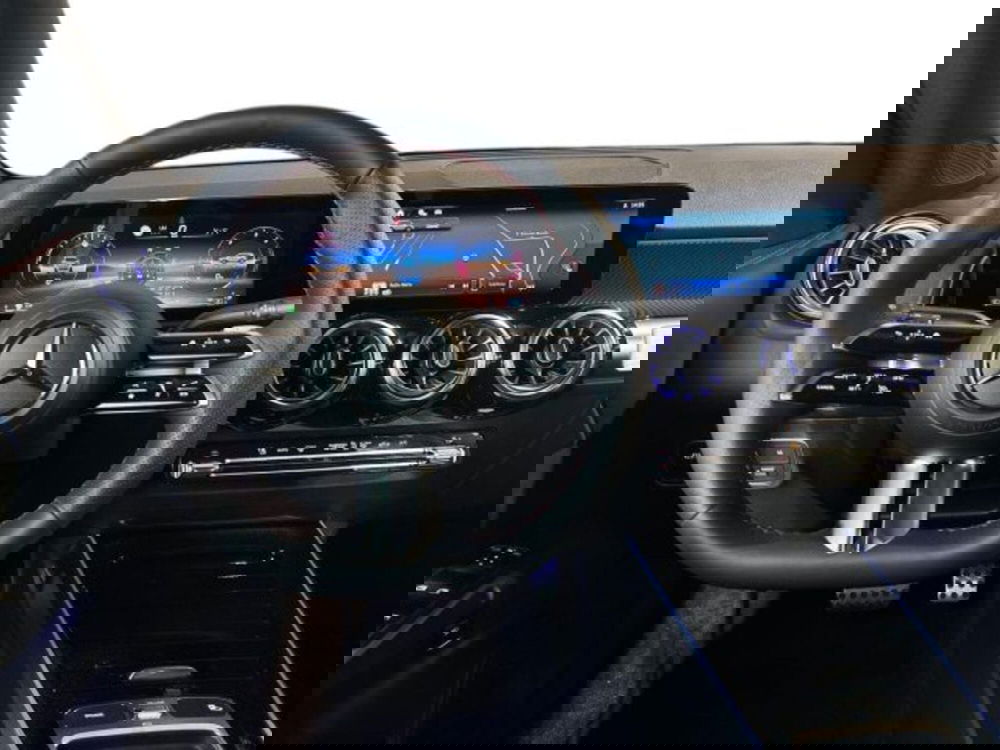 Mercedes-Benz GLB nuova a Bologna (14)