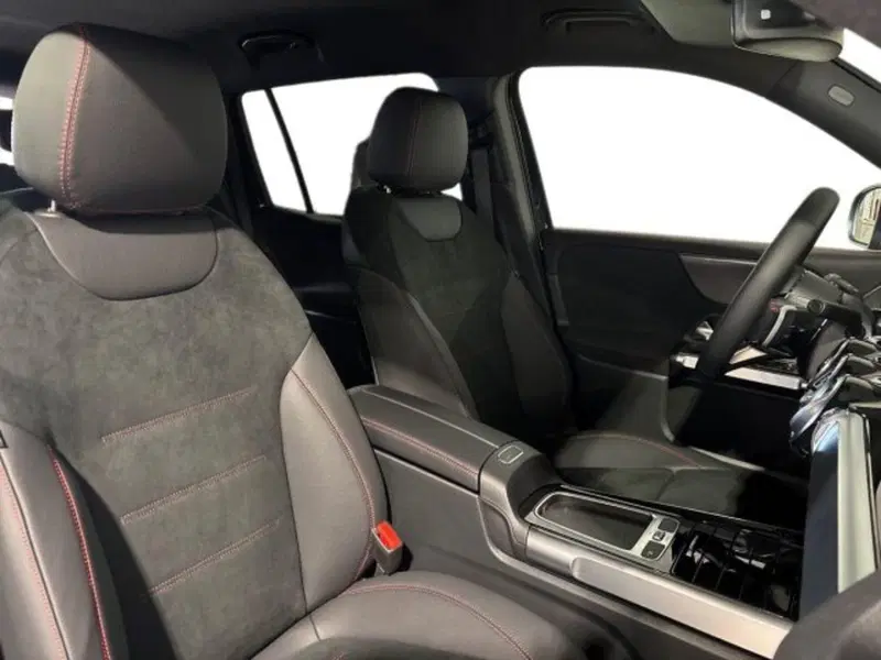 Mercedes-Benz GLB nuova a Bologna (16)
