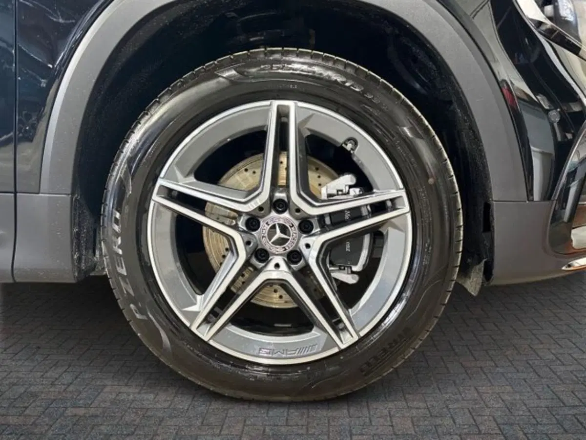 Mercedes-Benz GLB nuova a Bologna (8)