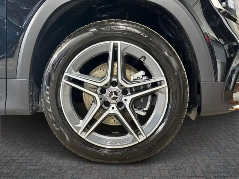 Mercedes-Benz GLB nuova a Bologna (8)